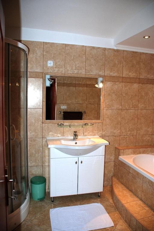 Janus Apartman Sárvár Стая снимка