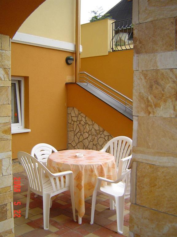 Janus Apartman Sárvár Стая снимка